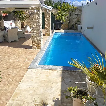 Lakoudia Apartment